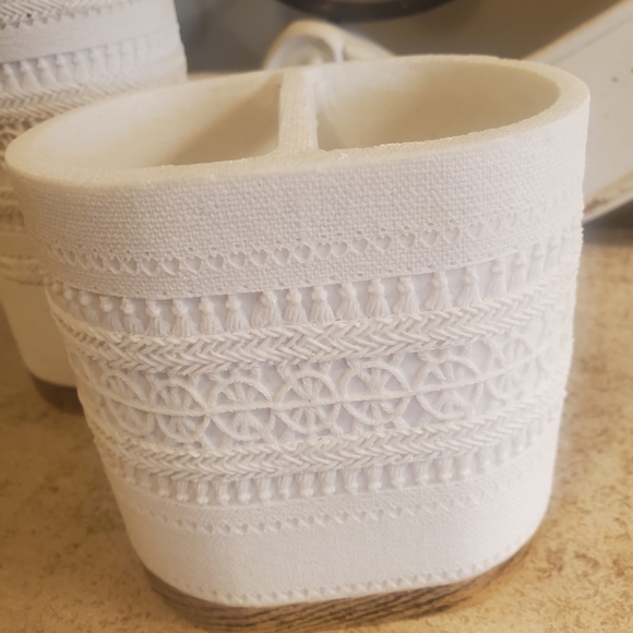 Bathroom Soap/Toothbrush Set - Picture 2 of 4